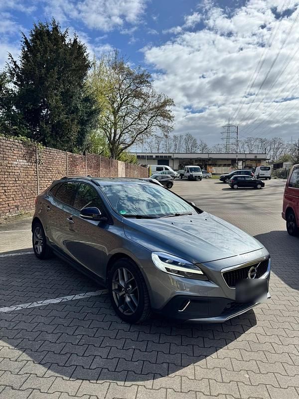 Second-hand Volvo V40 CC 190 CP (139 kW) 2017 Gri Break