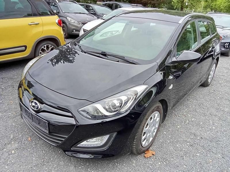 Phantom black / mic Gebraucht 2013 Hyundai i30 Classic Kombi | 4.900 € (Fairer Preis) - Bild 1/4