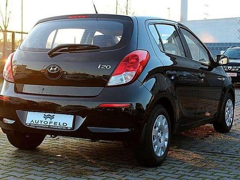 Gebraucht Hyundai i20 Classic 86 PS (63 kW) 2014 Schwarz Kleinwagen