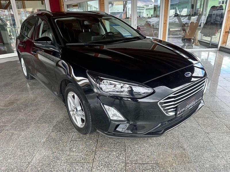 Gebraucht Ford Focus Cool & Connect 125 PS (91 kW) 2022 Schwarz Limousine