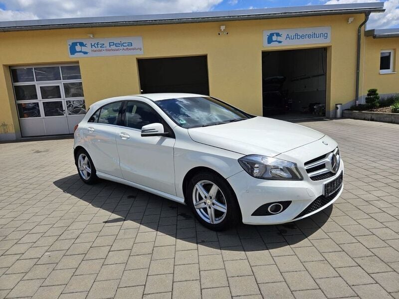 Weiß Gebraucht 2014 Mercedes A180 Limousine | 10.900 € (Guter Preis) - Bild 1/4