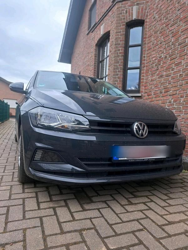 Grau Gebraucht 2019 VW Polo Kleinwagen | 11.000 € (Guter Preis) - Bild 1/4