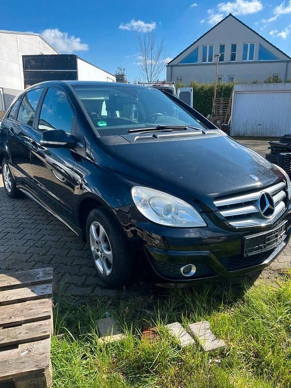 Gebraucht Mercedes B180 116 PS (85 kW) 2009 Schwarz Van / Kleinbus