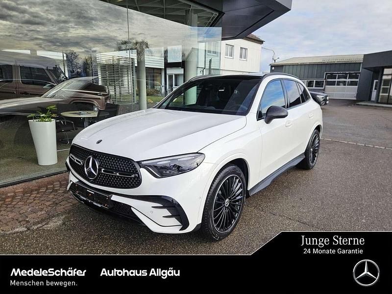 Unilack polarweiß Gebraucht 2024 Mercedes GLC300 AMG SUV | 57.970 € (Guter Preis) - Bild 1/4