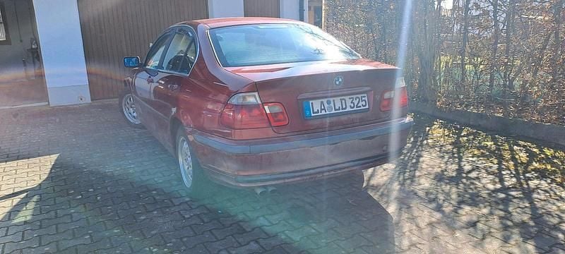 Gebraucht BMW 320 150 PS (110 kW) 1999 Rot Limousine