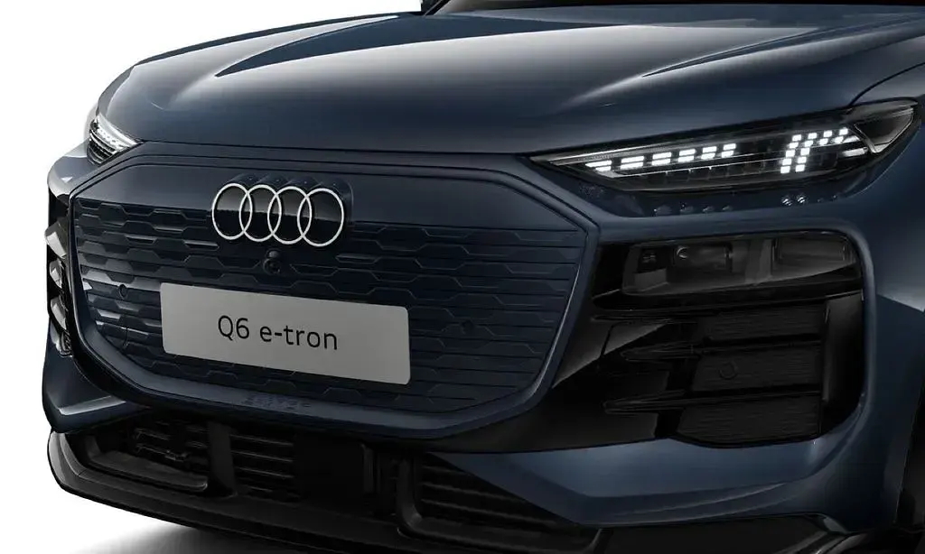 Gebraucht Audi Q6 e-tron Ambiente 185 kW (252 PS) 2025 Plasmablau metallic SUV