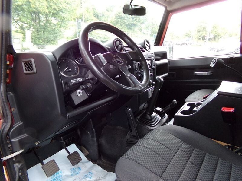 Gebraucht Land Rover Defender 122 PS (89 kW) 2010 Rot SUV