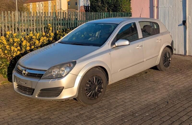 Silber Gebraucht 2005 Opel Astra Limousine | 1.600 € (Guter Preis) - Bild 1/4
