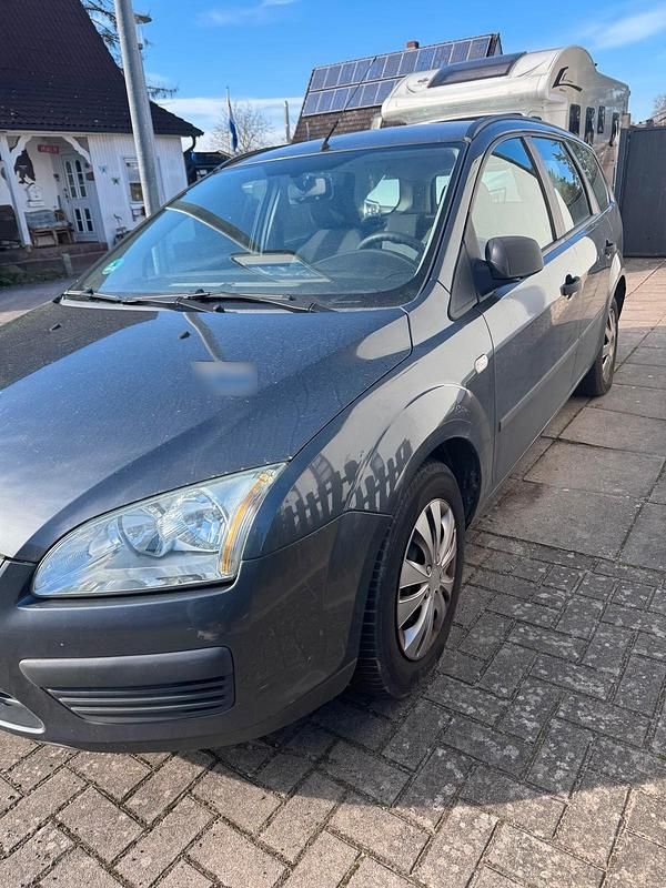 Gebraucht Ford Focus 109 PS (80 kW) 2005 Grau Kombi