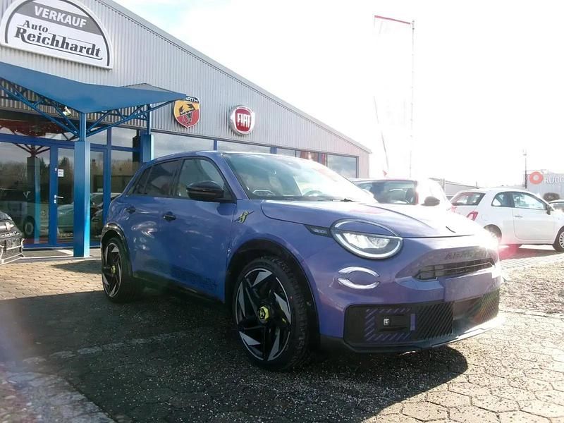 Neu Abarth 600e Scorpionissima 206 kW (281 PS) 2025 Violett SUV