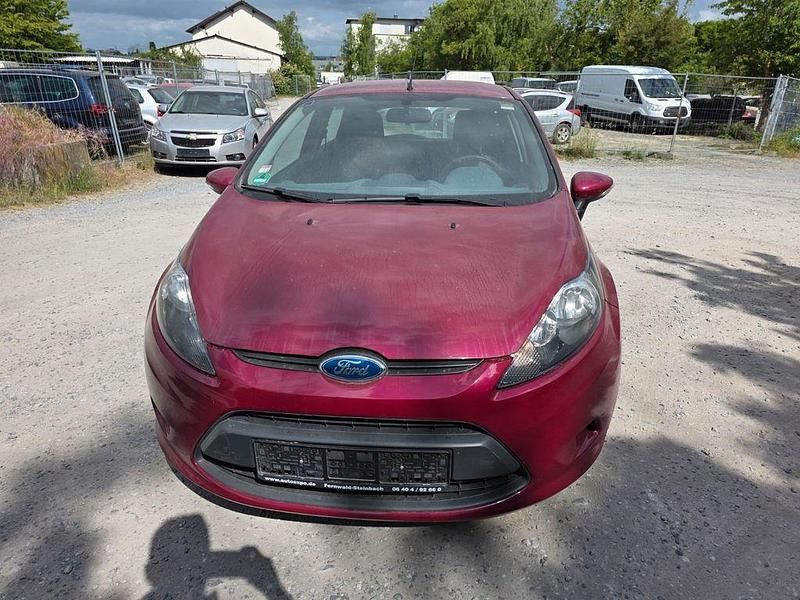 Rot Gebraucht 2010 Ford Fiesta Trend Kleinwagen | 1.950 € (Superpreis) - Bild 1/4