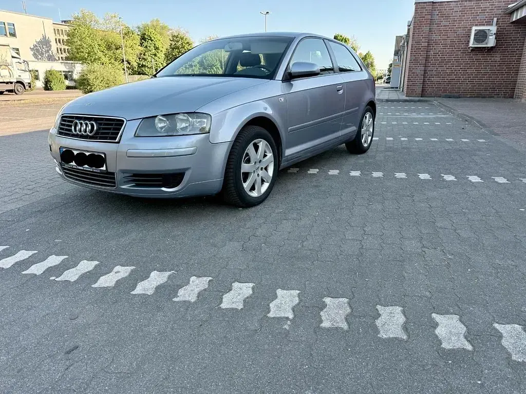 Second-hand Audi A3 Ambiente 102 CP (75 kW) 2004 Argintiu Hatchback