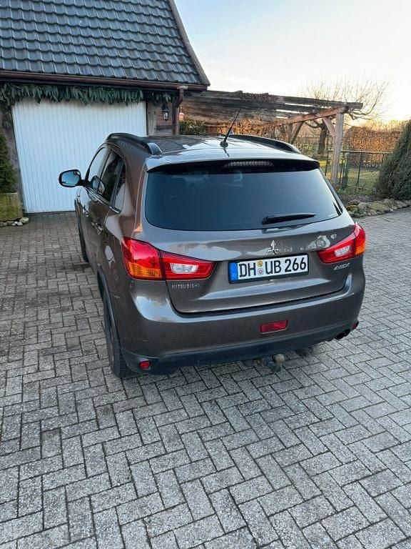 Gebraucht Mitsubishi ASX Plus 150 PS (110 kW) 2015 Braun SUV