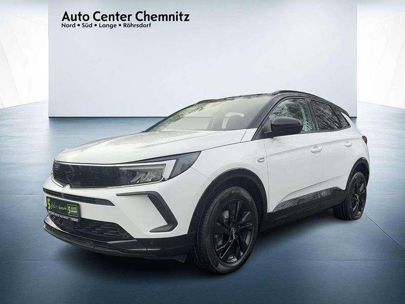 Gebraucht Opel Grandland X GS Line 131 PS (96 kW) 2022 Jade weiss / black SUV