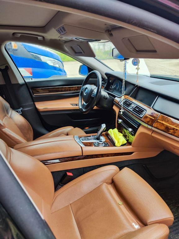 Blau Gebraucht 2012 BMW 730 Limousine | 6.500 € - Bild 1/4