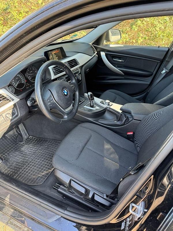Gebraucht BMW 320 190 PS (139 kW) 2017 Schwarz Kombi
