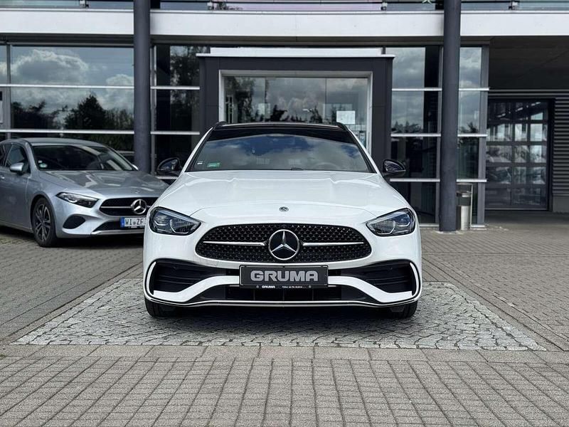 Gebraucht Mercedes C300e Night 204 PS (150 kW) 2025 Unilack polarweiß Kombi