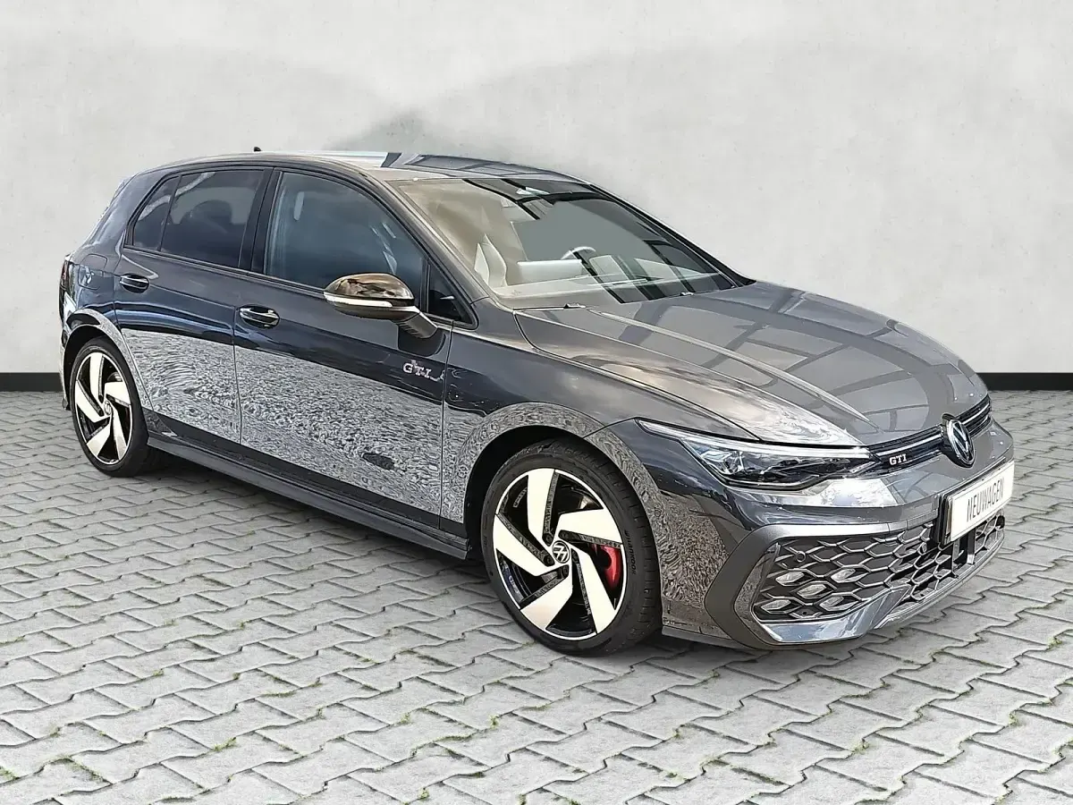 Neu VW Golf VIII GTI 265 PS (194 kW) 2026 Uranograu Limousine