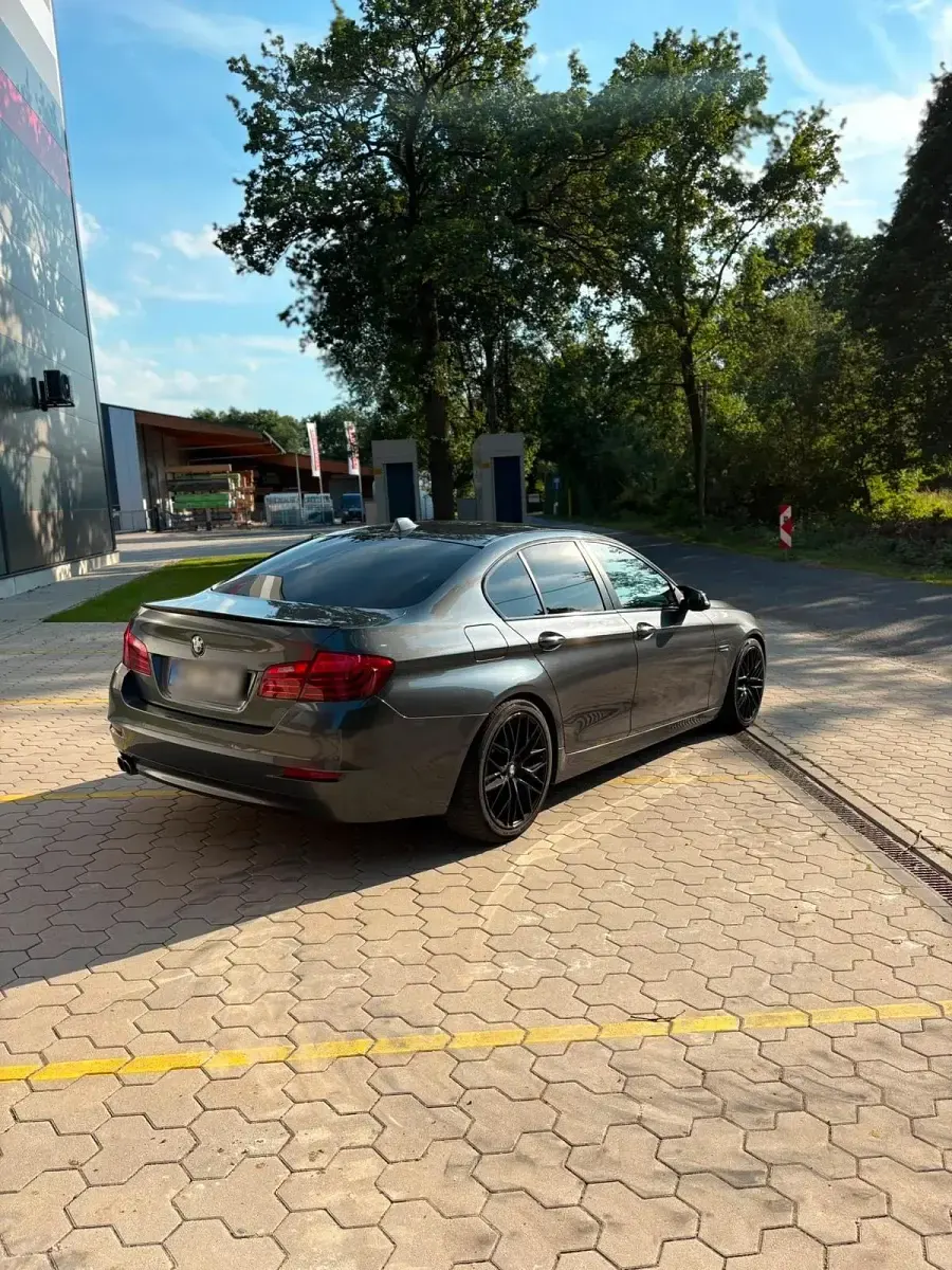 Gebraucht BMW 520 M Sport 190 PS (139 kW) 2016 Grau Limousine