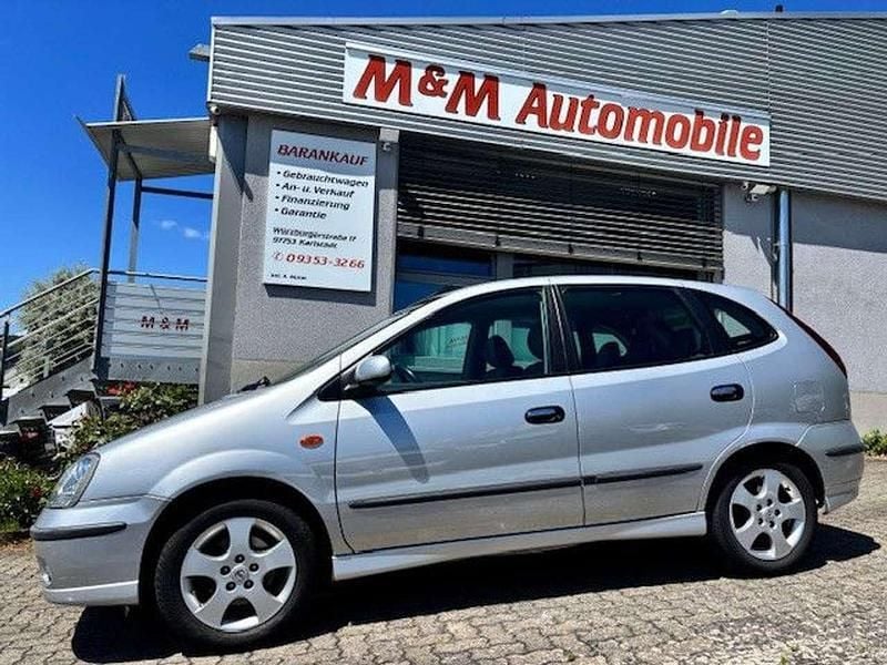 Silber Gebraucht 2005 Nissan Almera Tino Van / Kleinbus | 3.990 € (Etwas zu teuer) - Bild 1/4