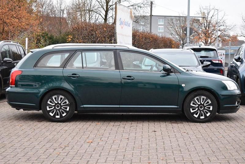 Gebraucht Toyota Avensis Executive 147 PS (108 kW) 2003 Grün Kombi