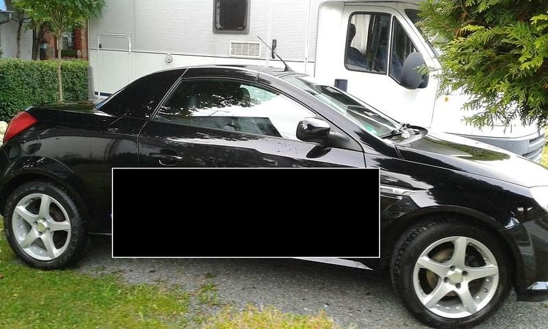 Używany Opel Tigra Edition 125 KM (91 kW) 2006 Czarny Kabriolet
