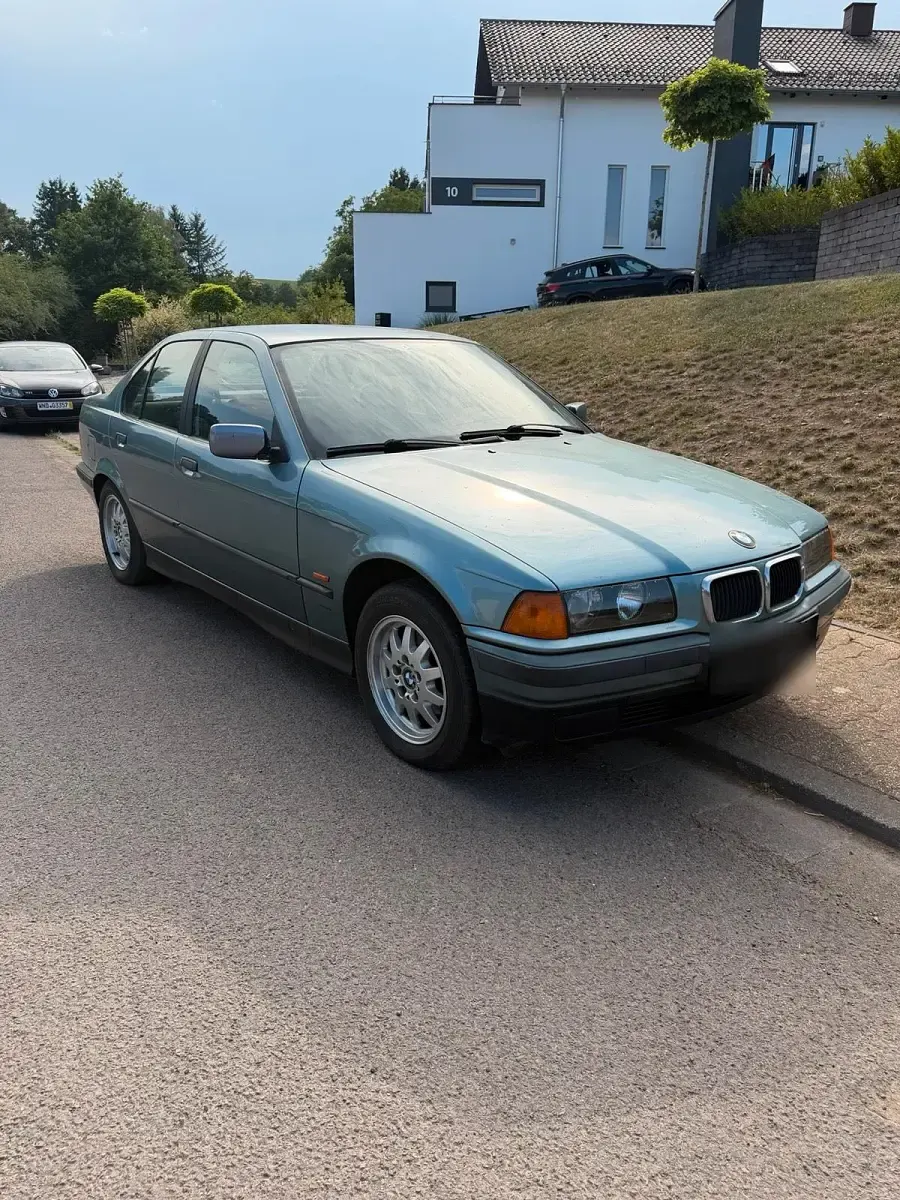 Gebraucht BMW 318 116 PS (85 kW) 1997 Grün Limousine
