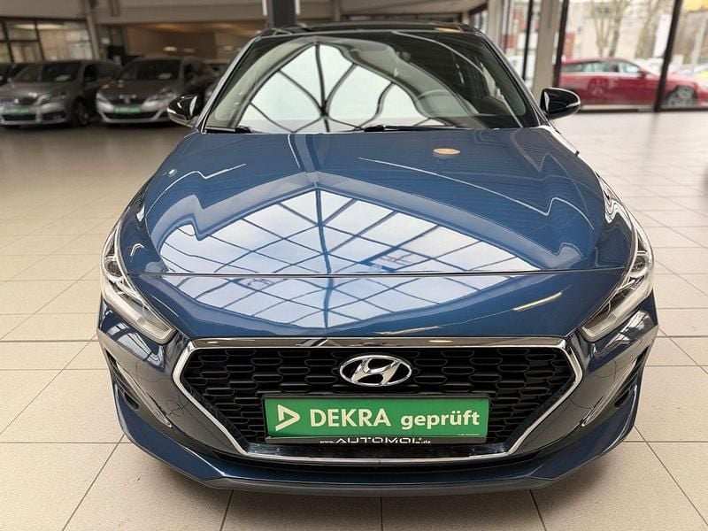 Gebraucht Hyundai i30 Passion Plus 140 PS (102 kW) 2018 Blau Kombi