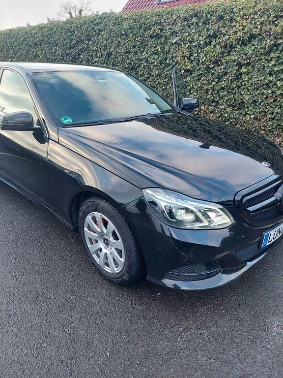Gebraucht Mercedes E220 Elegance 170 PS (125 kW) 2013 Schwarz Limousine