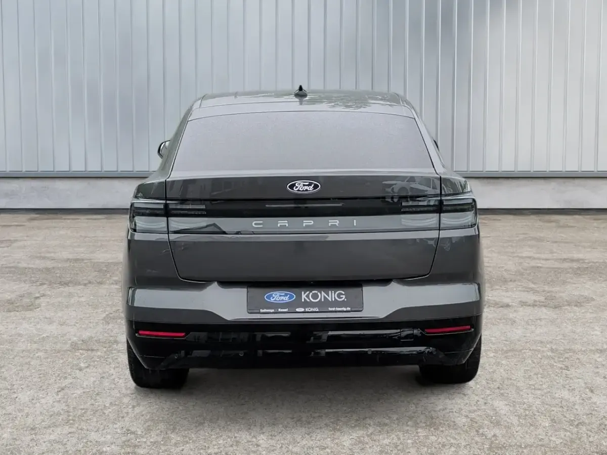 Nowe Ford Capri 210 kW (286 KM) 2026 Czarny SUV
