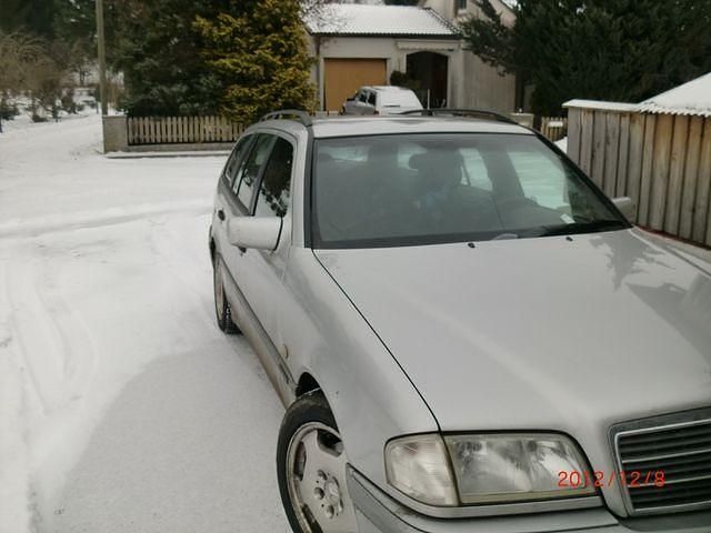 Gebraucht Mercedes C220 125 PS (91 kW) 1999 Silber Kombi