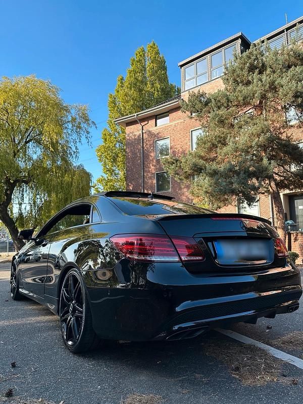 Gebraucht Mercedes E350 AMG 258 PS (189 kW) 2014 Schwarz Coupé
