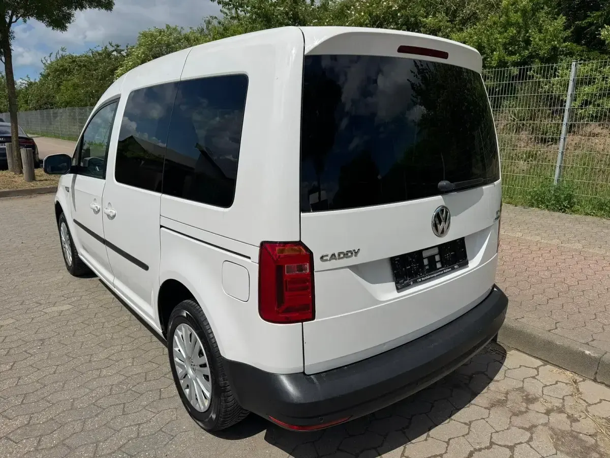 Gebraucht VW Caddy Trendline 102 PS (75 kW) 2016 Weiß Van / Kleinbus