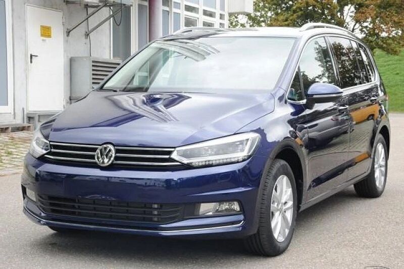 Blau Neu 2025 VW Touran Highline Van / Kleinbus | 48.049 € (Teuer) - Bild 1/4