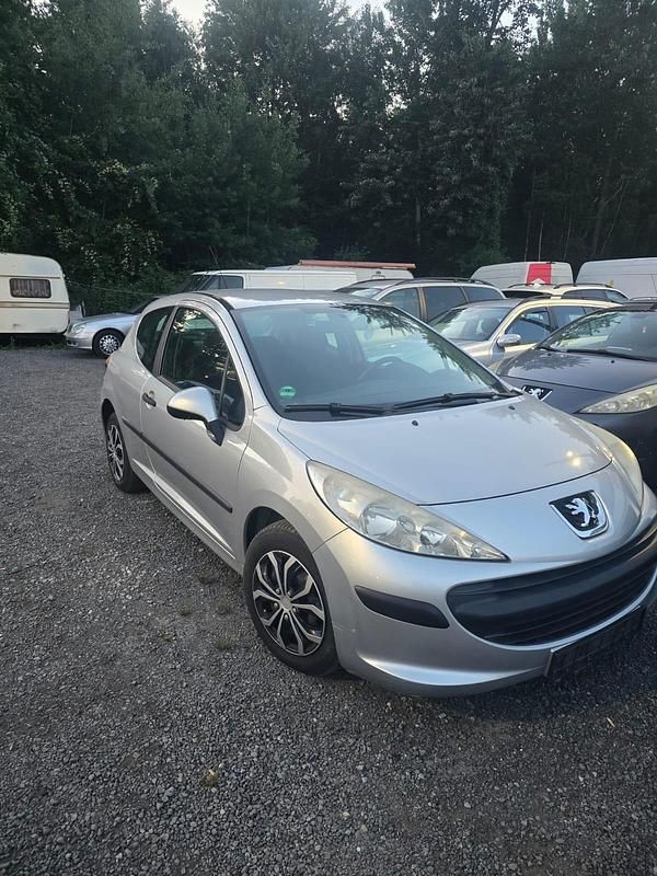 Silber Gebraucht 2009 Peugeot 207 Limousine | 999 € (Superpreis) - Bild 1/4