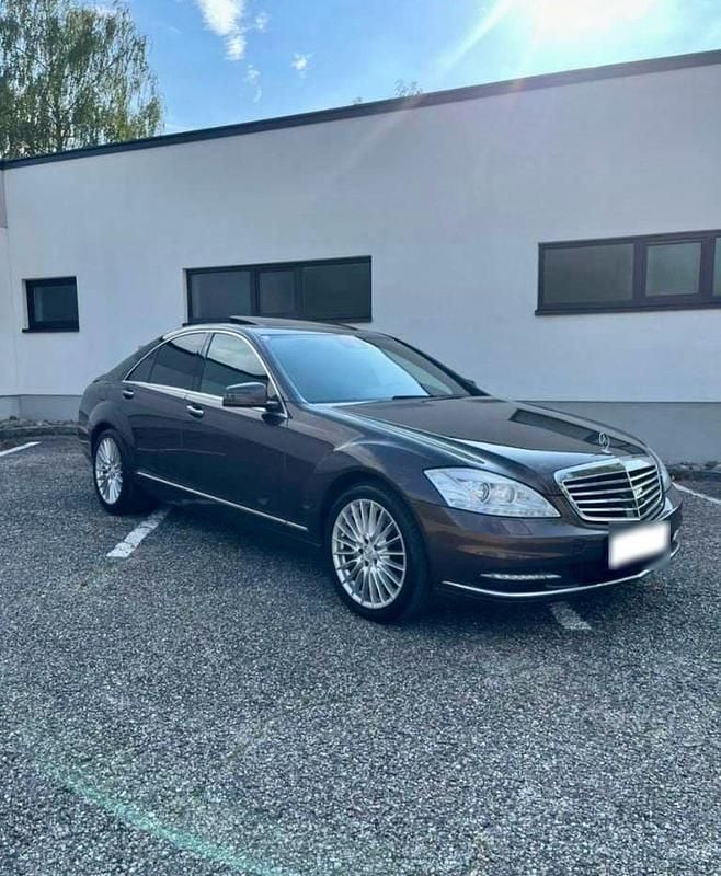 Gebraucht Mercedes S500 387 PS (284 kW) 2010 Braun Limousine