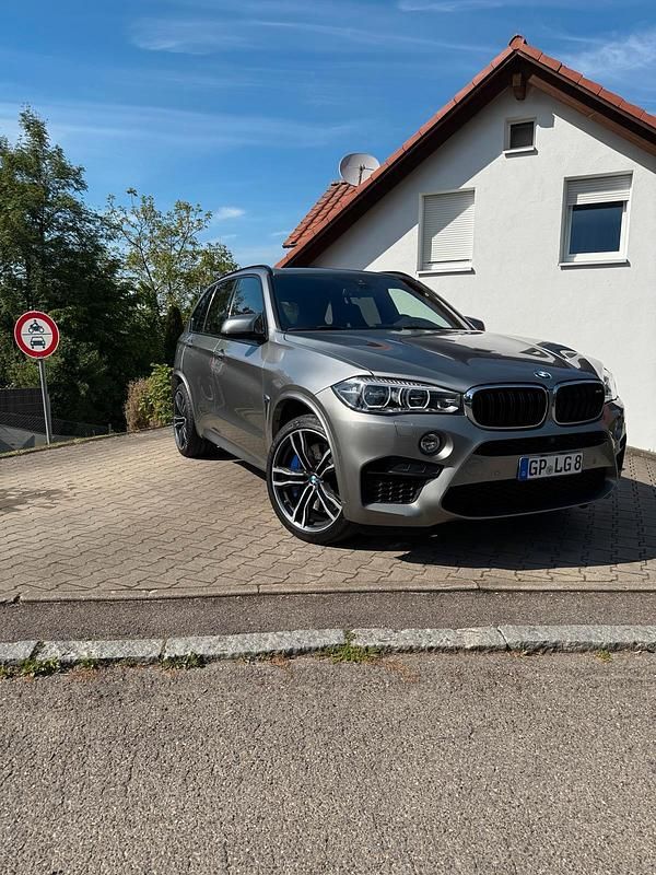 Grau Gebraucht 2018 BMW X5 M SUV | 37.999 € (Teuer) - Bild 1/4