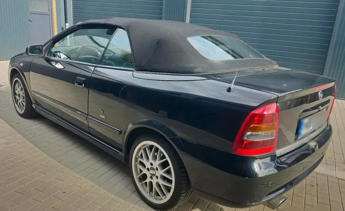 Gebraucht Opel Astra 125 PS (91 kW) 2003 Schwarz Cabrio