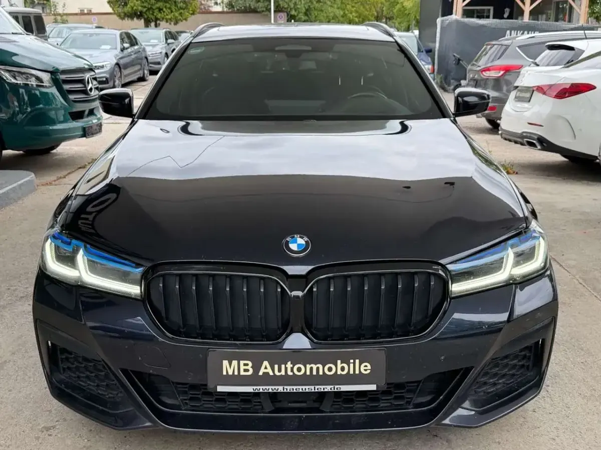 Gebraucht BMW 530 Performance 286 PS (210 kW) 2022 Schwarz Kombi