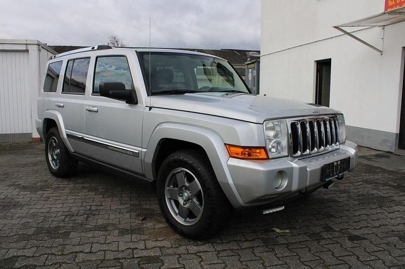 Silber (metallic) Gebraucht 2009 Jeep Commander Limited SUV | 21.999 € (Etwas zu teuer) - Bild 1/4