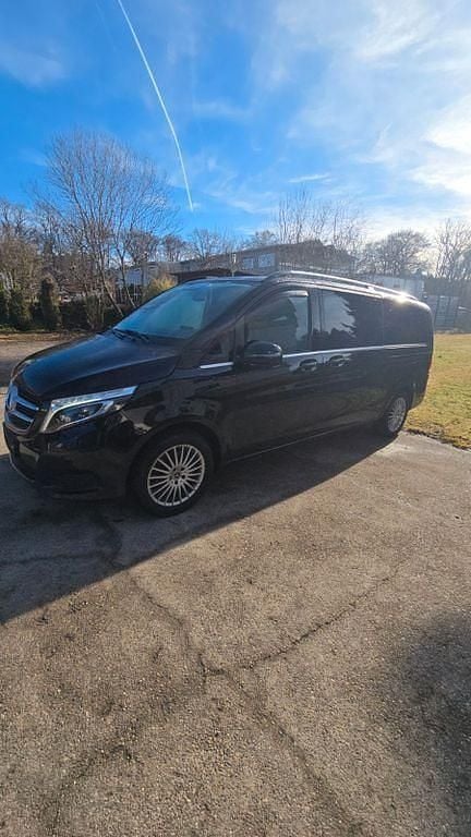 Schwarz Gebraucht 2019 Mercedes V250 Avantgarde Van / Kleinbus | 32.000 € (Superpreis) - Bild 1/4