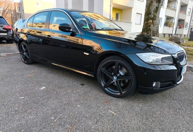 Schwarz Gebraucht 2011 BMW 325 Exclusive Limousine | 12.500 € (Etwas zu teuer) - Bild 1/4