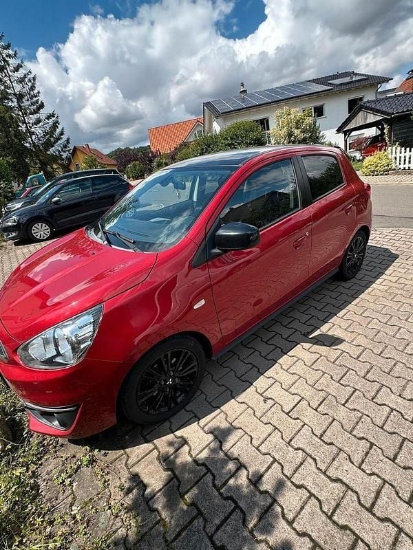 Rot Gebraucht 2019 Mitsubishi Space Star Diamant Edition Kleinwagen | 9.500 € (Etwas zu teuer) - Bild 1/4