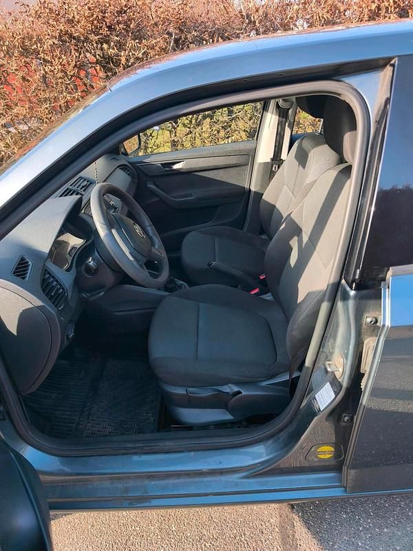 Gebraucht Skoda Fabia Active 60 PS (44 kW) 2017 Grau Kleinwagen