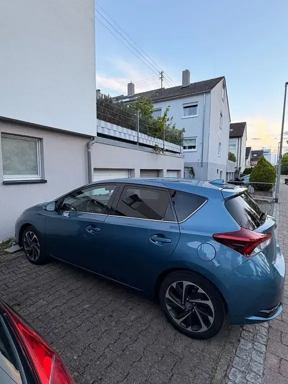 Gebraucht Toyota Auris Comfort 116 PS (85 kW) 2015 Blau Limousine