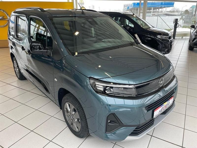 Neu Opel Combo Life 131 PS (96 kW) 2026 Kiama blau Van / Kleinbus