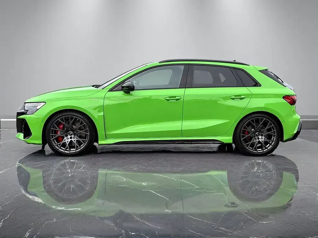 Gebraucht Audi RS3 Design 400 PS (294 kW) 2025 Grün Limousine