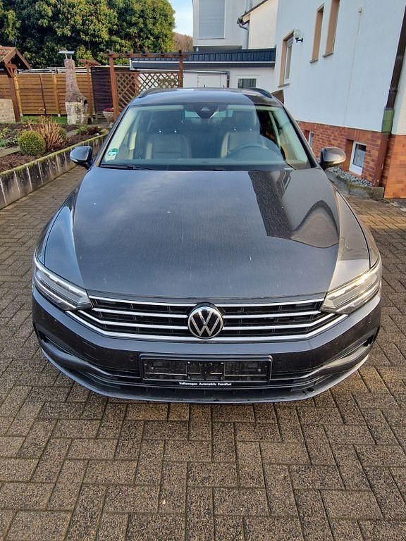 Gebraucht VW Passat Conceptline 150 PS (110 kW) 2023 Grau Kombi