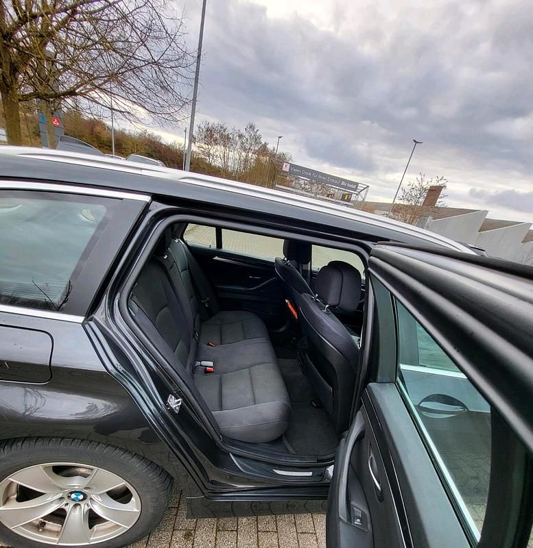 Gebraucht BMW 520 184 PS (135 kW) 2012 Schwarz Kombi