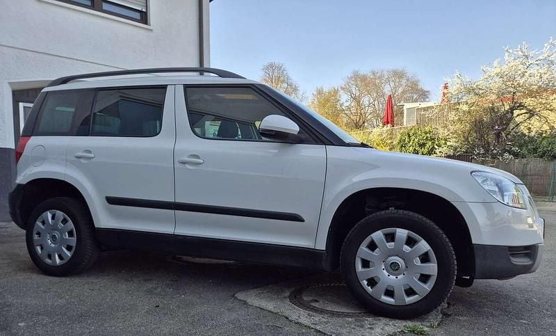 Gebraucht Skoda Yeti Plus Edition 105 PS (77 kW) 2012 Candyweiss SUV